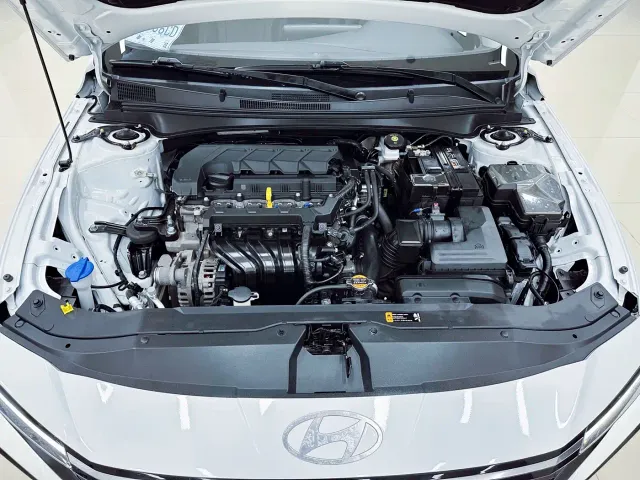 Hyundai Elantra — Фото автомобиля 16