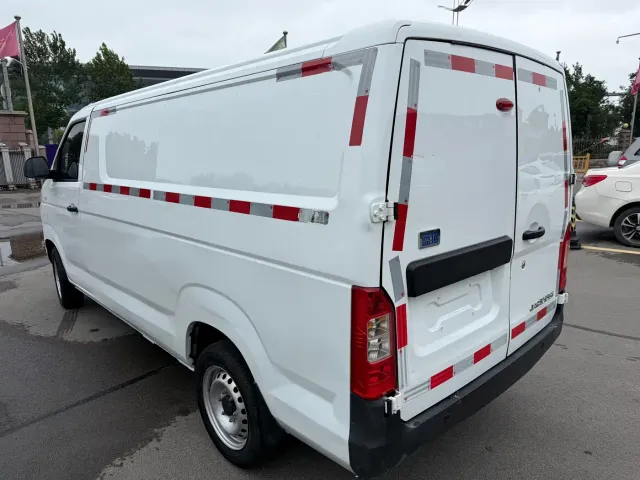JAC Motors Blue Cat — Фото автомобиля 6