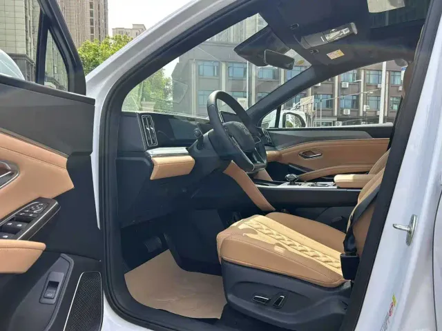 BYD Song L DM-i — Фото автомобиля 9