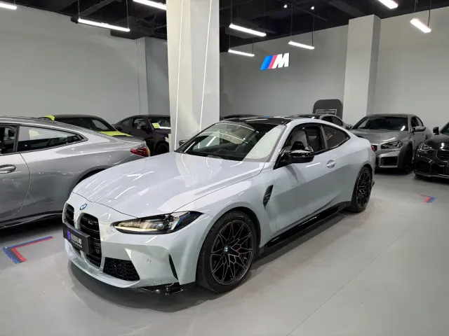 Фотография автомобиля — BMW M4
