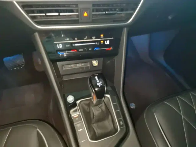 Volkswagen Tiguan L — Фото автомобиля 13