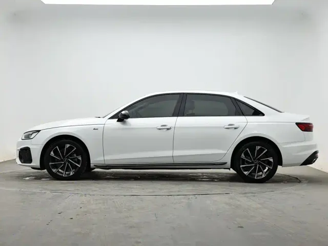 Audi A4L — Фото автомобиля 6