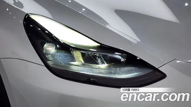 Tesla Model Y — Фото автомобиля 7