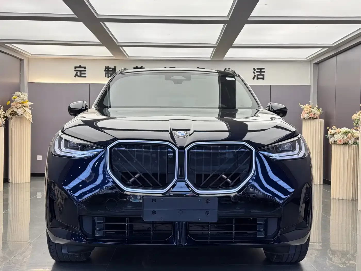BMW BMW X3 2026 xDrive30L Leading Trim M Sport Shadowline Package — Фото автомобиля 2