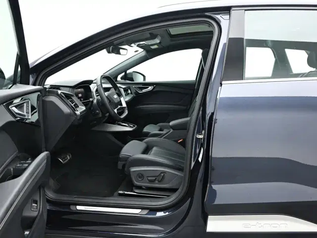 Audi Q4 e-tron — Фото автомобиля 10