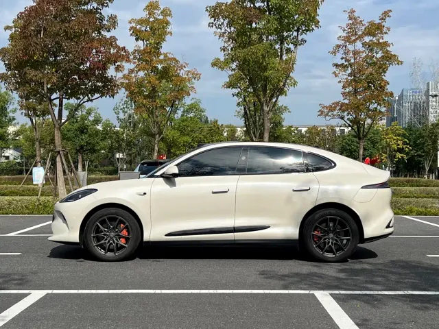 IM Motors LS6 — Фото автомобиля 4