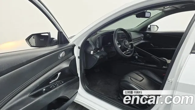 Hyundai AVANTE Avante (CN7) — Фото автомобиля 10