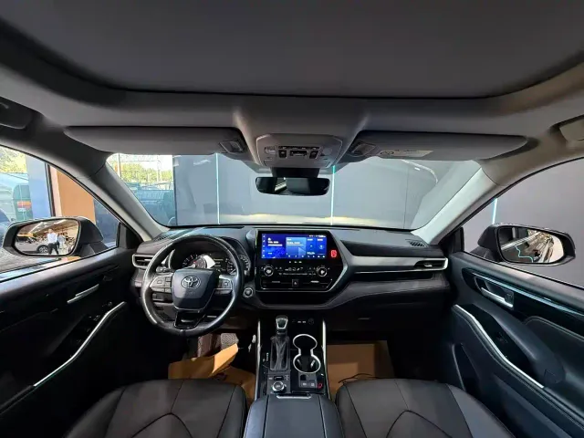 Toyota Highlander — Фото автомобиля 9
