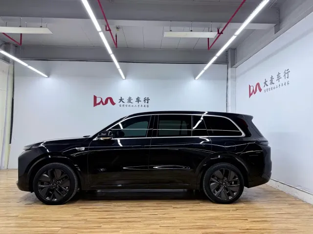 Li Auto L9 — Фото автомобиля 4