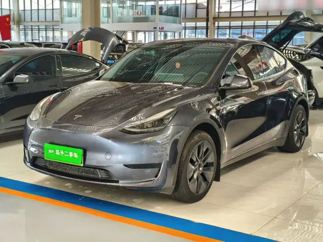 Фотография автомобиля — Tesla Model Y