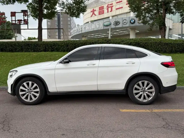 Mercedes-Benz Mercedes-Benz GLC Coupe 2020 GLC 260 4MATIC Coupe SUV — Фото автомобиля 3