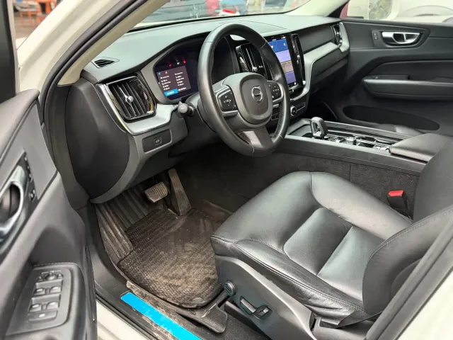 Volvo XC60 — Фото автомобиля 5