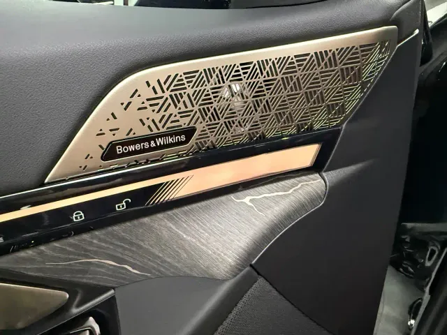 BMW 5 Series — Фото автомобиля 12