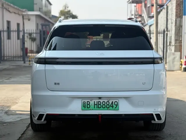 Li Auto L7 — Фото автомобиля 15