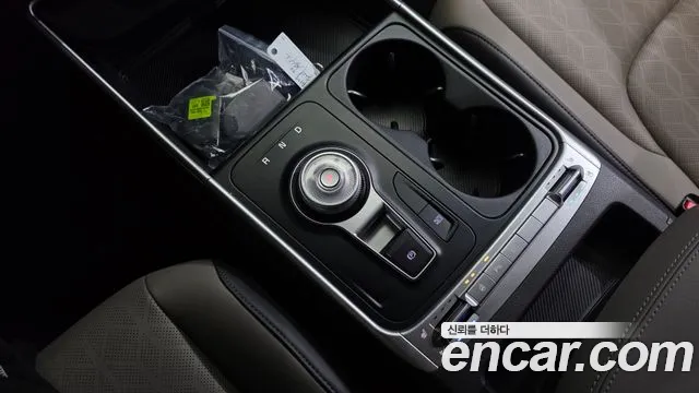 Kia Carnival Generation 4 — Фото автомобиля 12