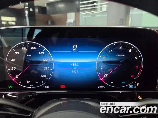 Mercedes-Benz E-Class W214 — Фото автомобиля 8
