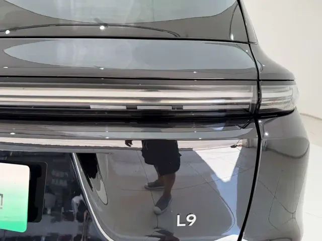 Li Auto Li Xiang L9 2022 Max — Фото автомобиля 10