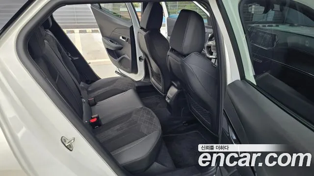 Peugeot 2008 Generation 2 — Фото автомобиля 13