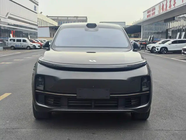 Li Auto L9 — Фото автомобиля 2