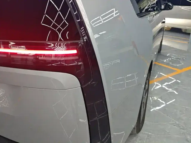 Li Auto MEGA — Фото автомобиля 7