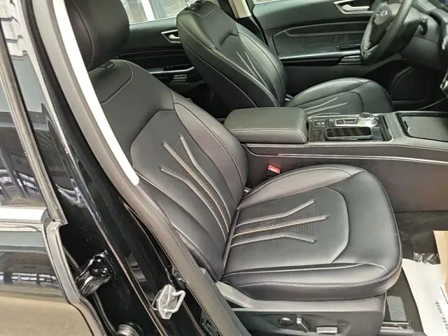 Ford Edge — Фото автомобиля 24