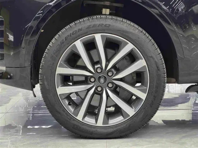 Land Rover Discovery — Фото автомобиля 4