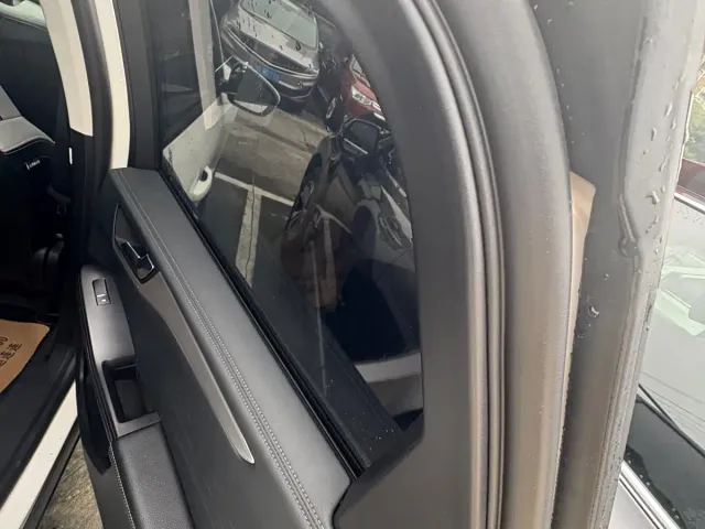 Ford Escape — Фото автомобиля 10