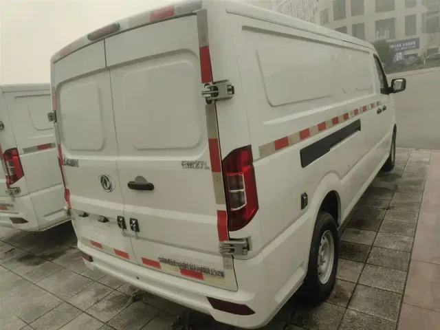 Dongfeng Yufeng EM27 — Фото автомобиля 6