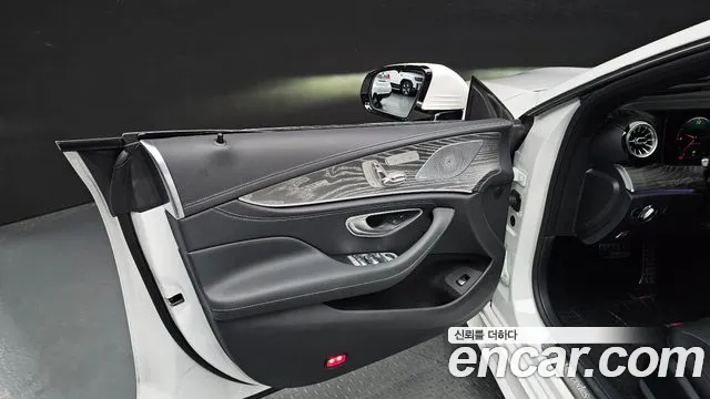 Mercedes-Benz CLS-Class — Фото автомобиля 23