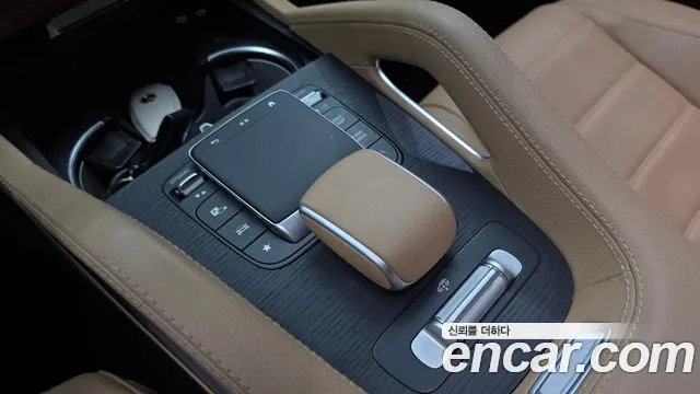 Mercedes-Benz GLE-Class — Фото автомобиля 29