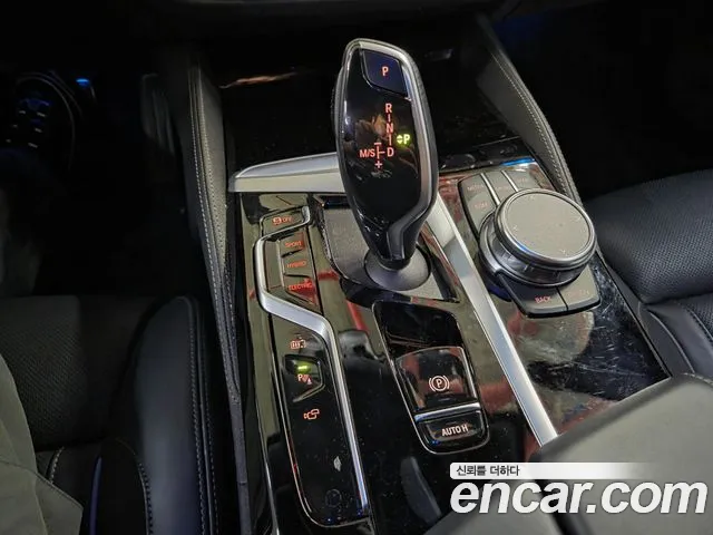 BMW 5 Series G30 — Фото автомобиля 13