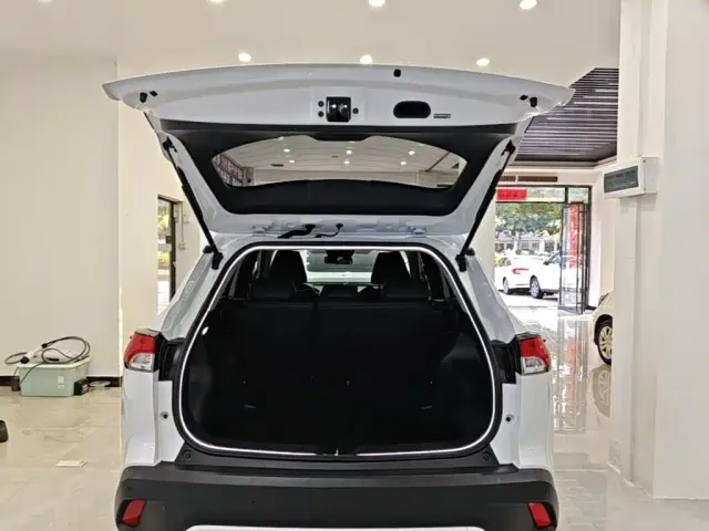 Toyota Corolla Cross — Фото автомобиля 18