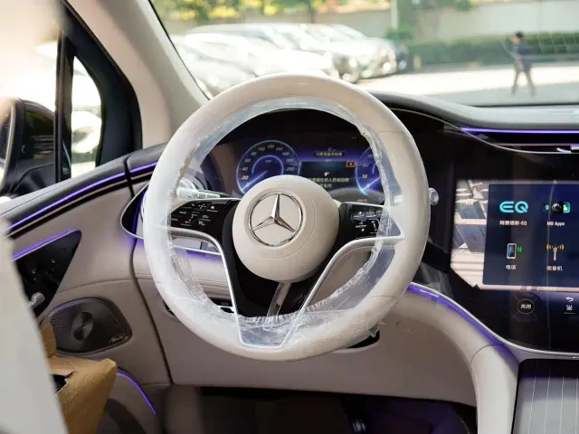 Mercedes-Benz EQS SUV — Фото автомобиля 15