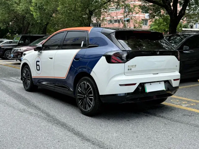 Arcfox T1 — Фото автомобиля 4