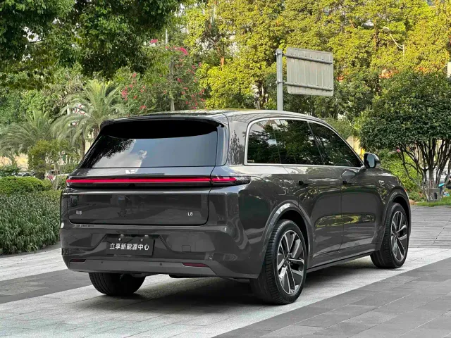 Li Auto L8 — Фото автомобиля 6