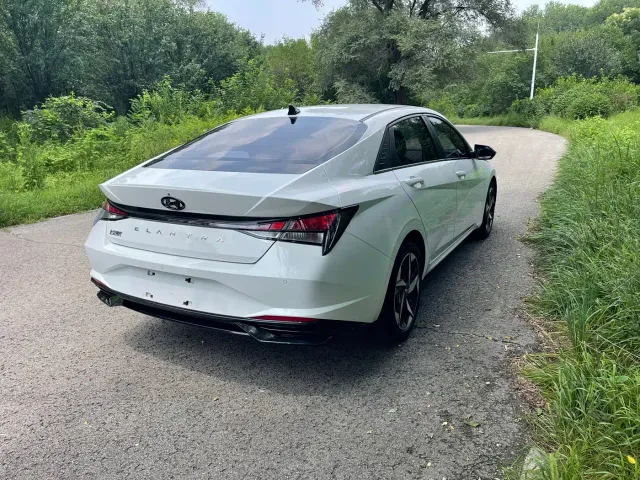 Hyundai Elantra — Фото автомобиля 13