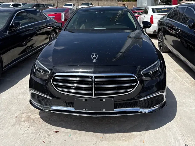 Mercedes-Benz E-Class — Фото автомобиля 2
