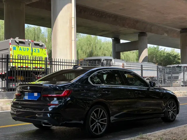 BMW 3 Series — Фото автомобиля 4