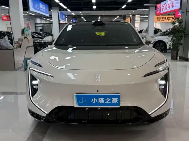 Avatr 07 — Фото автомобиля 2
