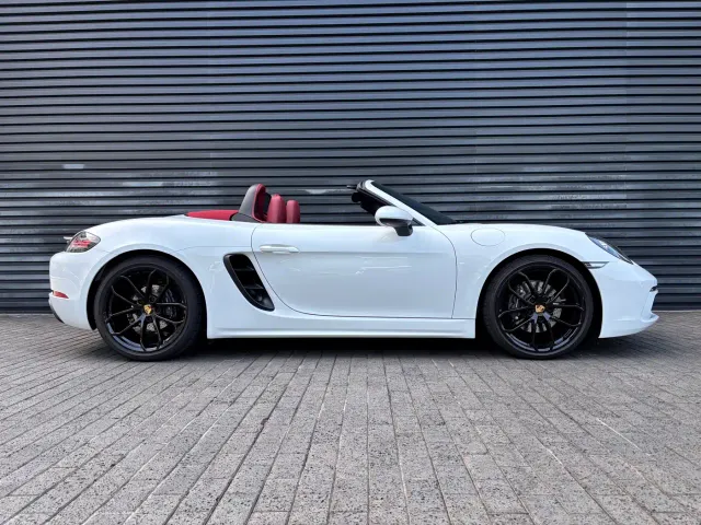 Porsche 718 — Фото автомобиля 8