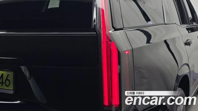 Cadillac Escalade 5th Gen — Фото автомобиля 8