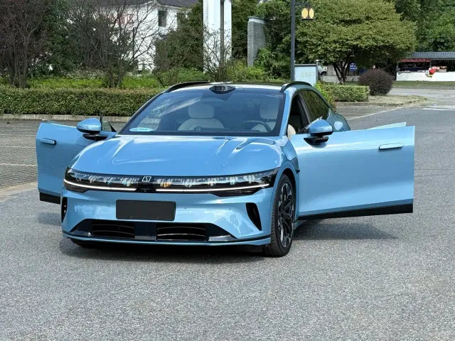 Zeekr 007 GT — Фото автомобиля 8