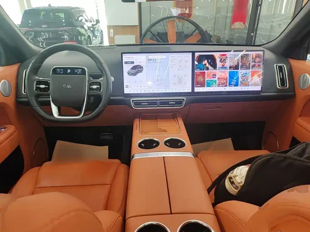 Li Auto L8 — Фото автомобиля 9