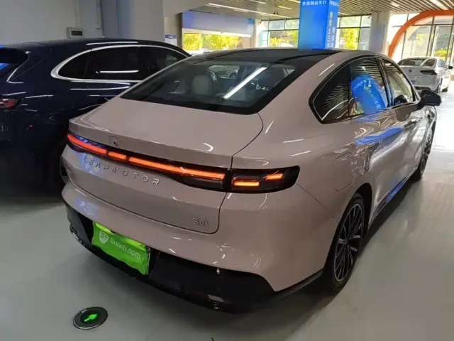 Leapmotor B01 — Фото автомобиля 6
