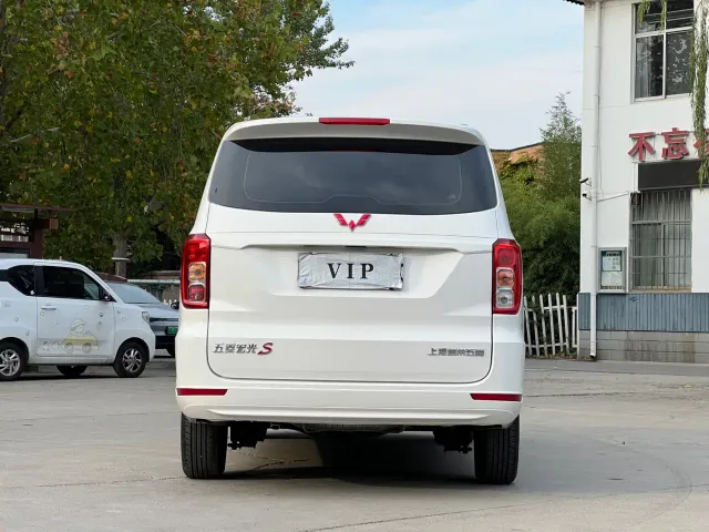 Wuling Hongguang — Фото автомобиля 5
