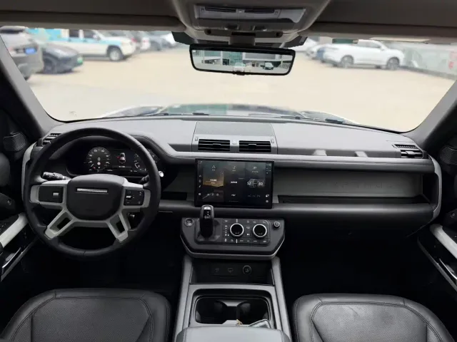 Land Rover Defender — Фото автомобиля 5
