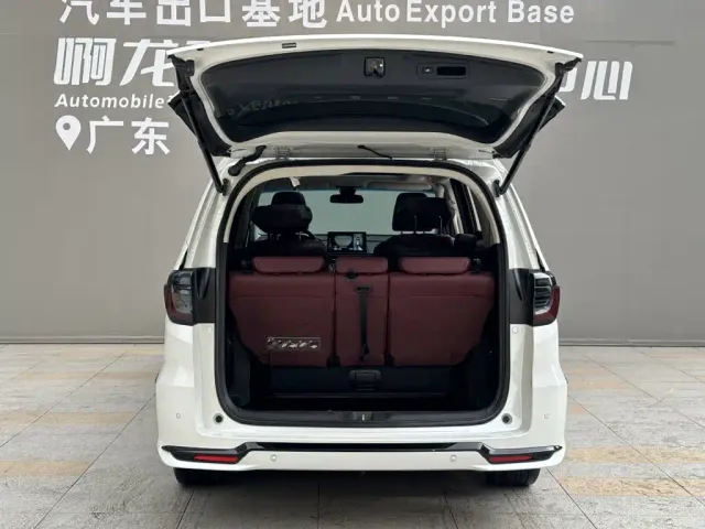 Honda Elysion 2022 2.0L e:HEV Supreme Edition — Фото автомобиля 16