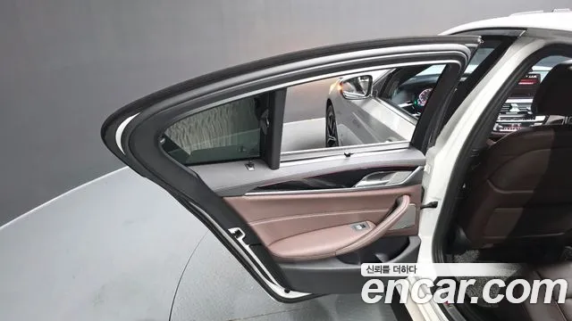 BMW 5-Series 5 серия (G30) 530i xDrive M Sport — Фото автомобиля 18