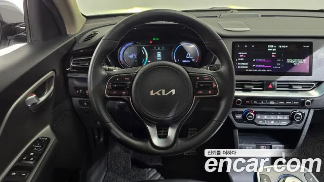 Kia Niro Niro Plus Air (Такси) — Фото автомобиля 13