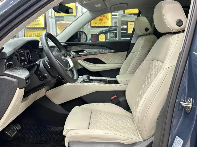 Audi Q6 — Фото автомобиля 11